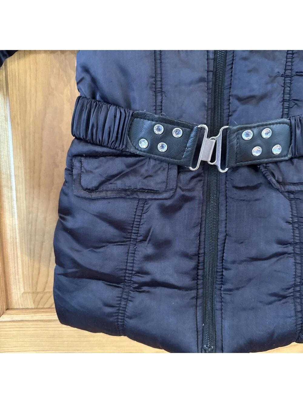 Vintage Girls Guess puffer jacket Size 5. Belt Included.